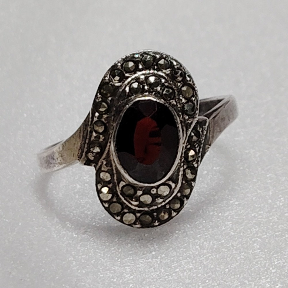 Vintage 925 Sterling Silver Garnet Marcasite Ring Size 7